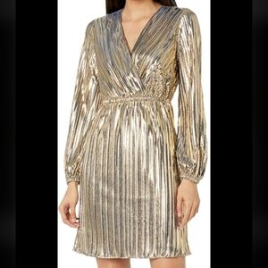 Maggy London Gold Metallic Long Sleeve Pleated Dress    Size 4